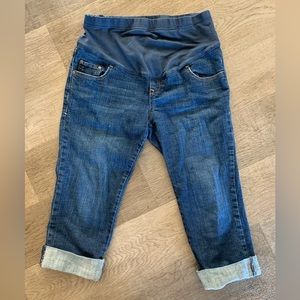Maternity capris pants